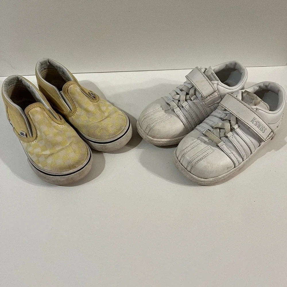 Toddler boy size 8 shoes (s-198)